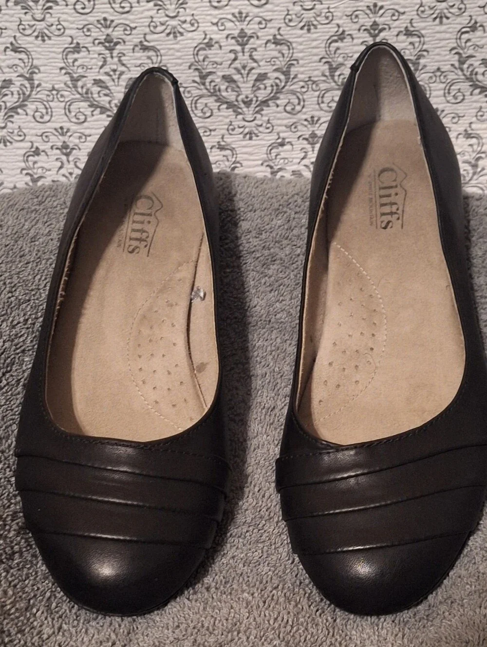 Cliffs by WHITE MOUNTAIN Clara Black Leather Paneled Slip-On Flats